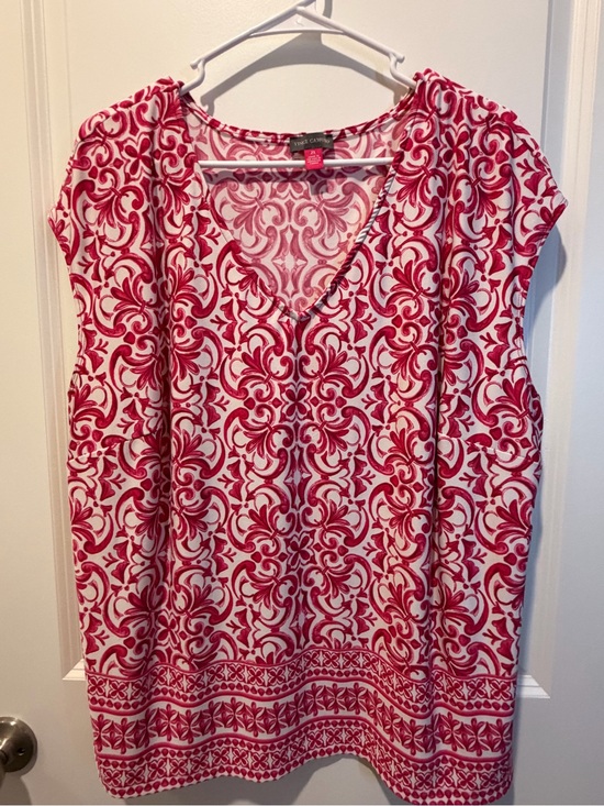 Vince Camuto Tops - Vince Camuto White and Pink Scroll-Print V-Neck Sleeveless Tunic